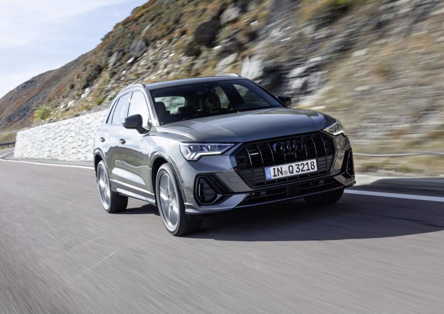  Audi Q3 Quattro S-Line Edition One 2018 года  (WW) (фото 6 из 30)